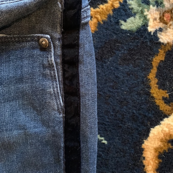 J.jill Denim side stripe authentic fit slim ankle stretch jeans. Pre-loved - Picture 4 of 6